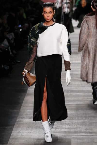 Look 22